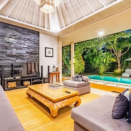 Central Seminyak Villa Martini Dış mekan fotoğraf