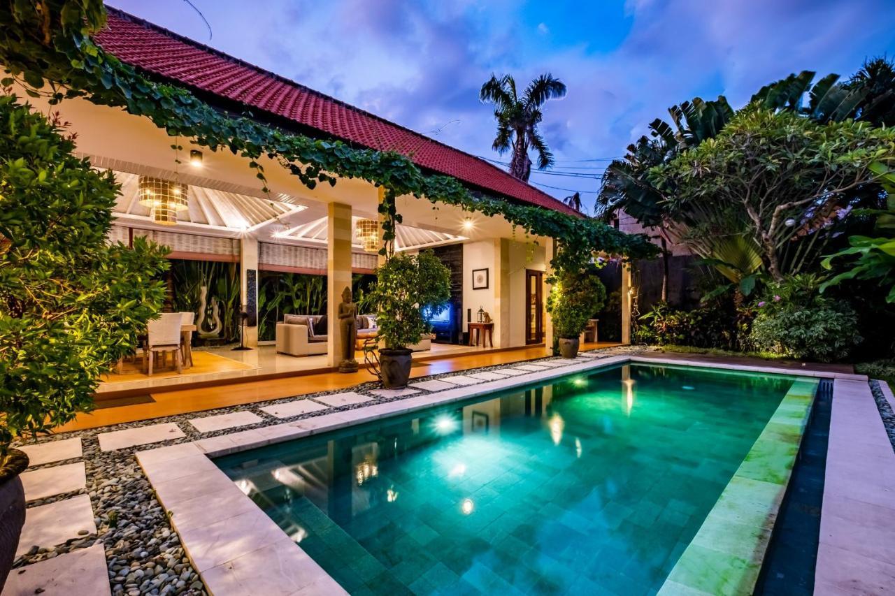 Central Seminyak Villa Martini Dış mekan fotoğraf