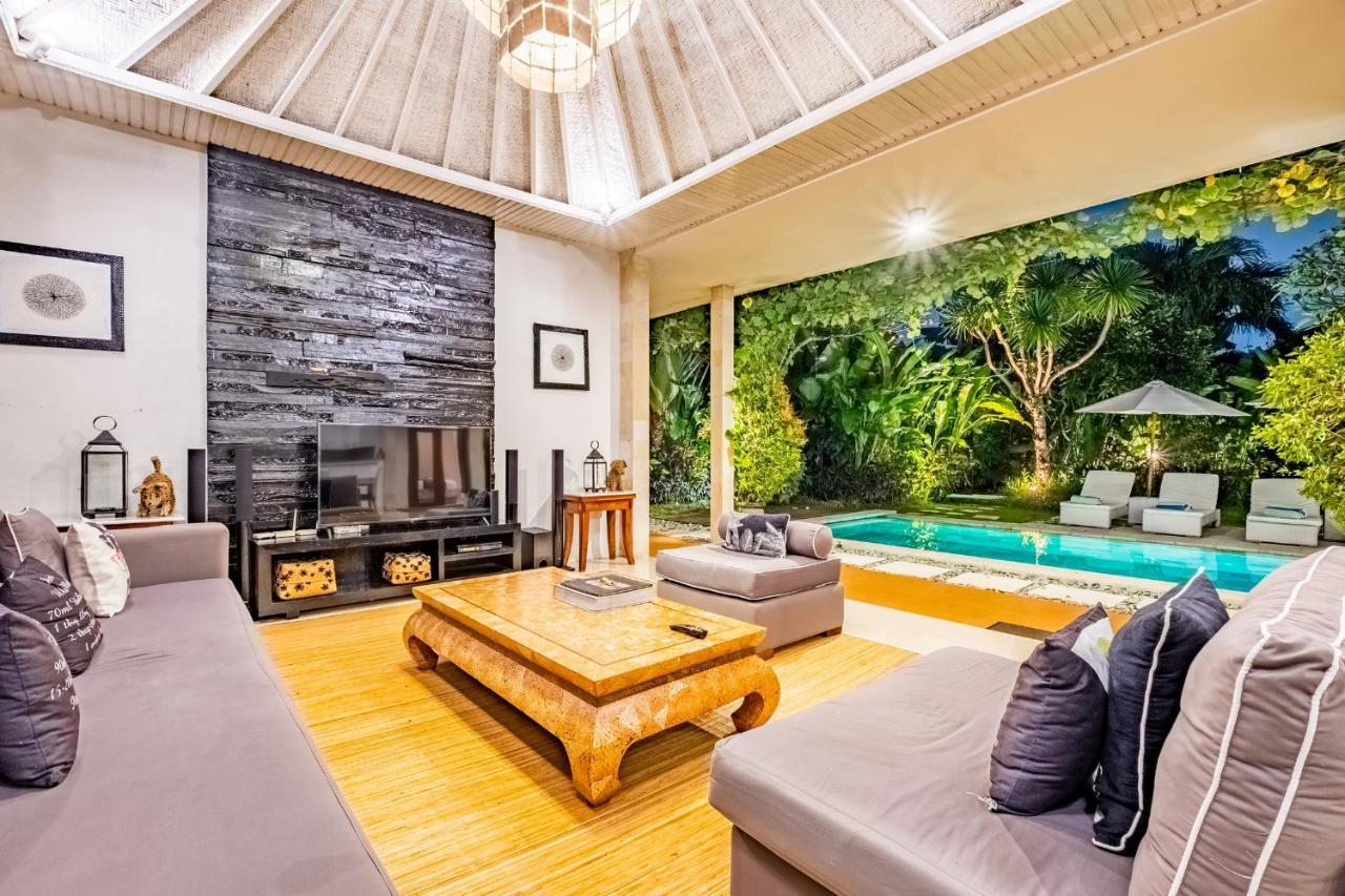 Central Seminyak Villa Martini Dış mekan fotoğraf