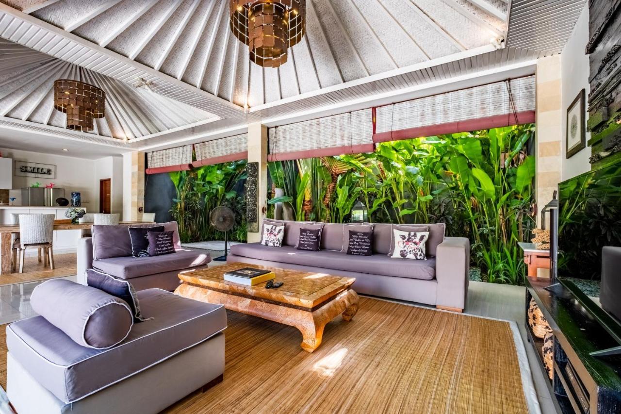 Central Seminyak Villa Martini Dış mekan fotoğraf