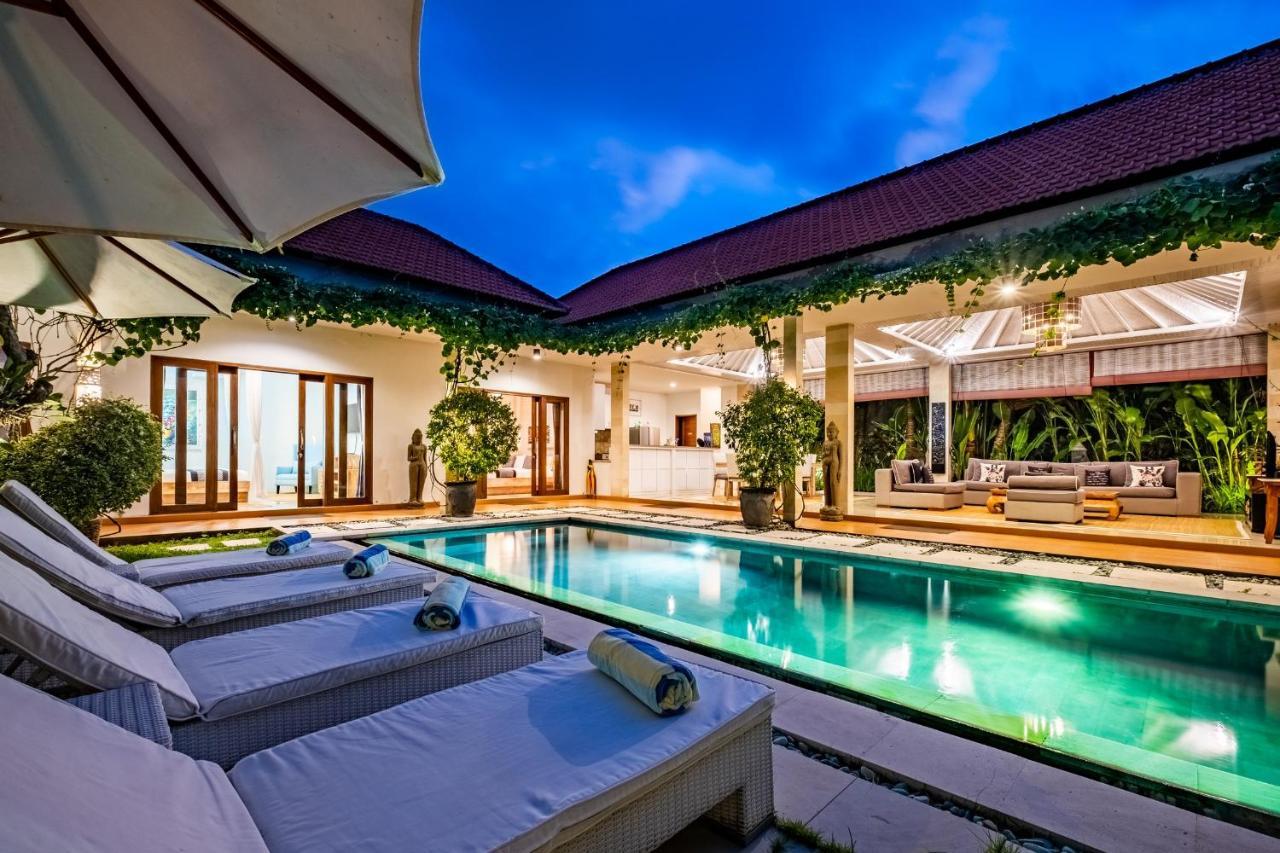Central Seminyak Villa Martini Dış mekan fotoğraf